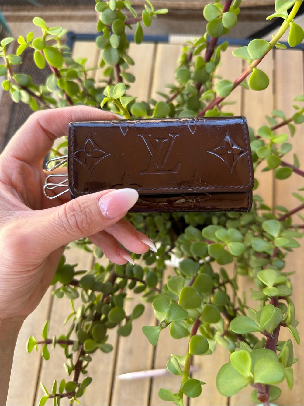Purple vernis patent leather Louis wallet
